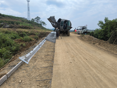 武宁县官莲乡泉溪村道路拓宽工程顺利完工